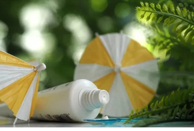 The Body Shop Skin Defence Multi-Protection Light Essence 60ml SPF 50- New!