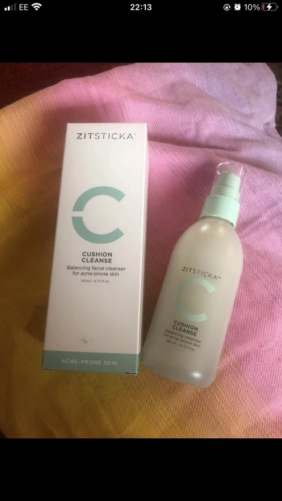 2 ZITSTICKA CUSHION CLEANSE balancing facial cleanser for acne-prone skin