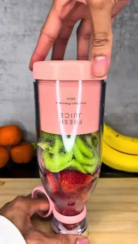 Mini Portable Blender for Smoothies & Shakes – USB Rechargeable Juicer Cup 450 M