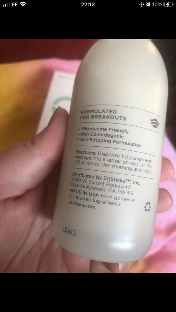 2 ZITSTICKA CUSHION CLEANSE balancing facial cleanser for acne-prone skin