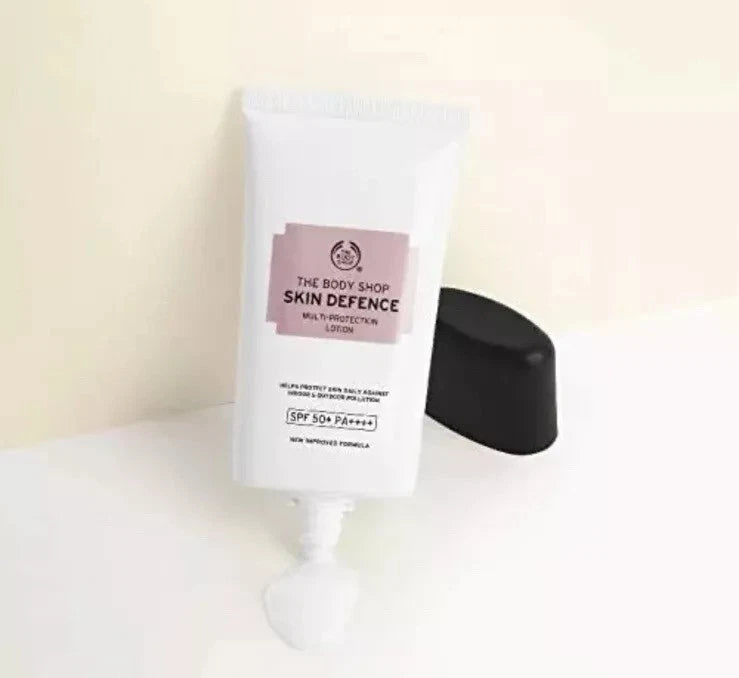 The Body Shop Skin Defence Multi-Protection Light Essence 60ml SPF 50- New!