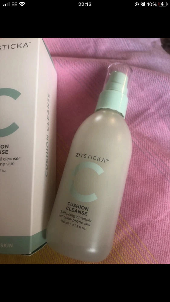 2 ZITSTICKA CUSHION CLEANSE balancing facial cleanser for acne-prone skin